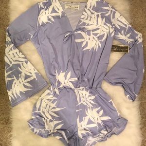 Vintage Havana palm print romper. Size M. New.